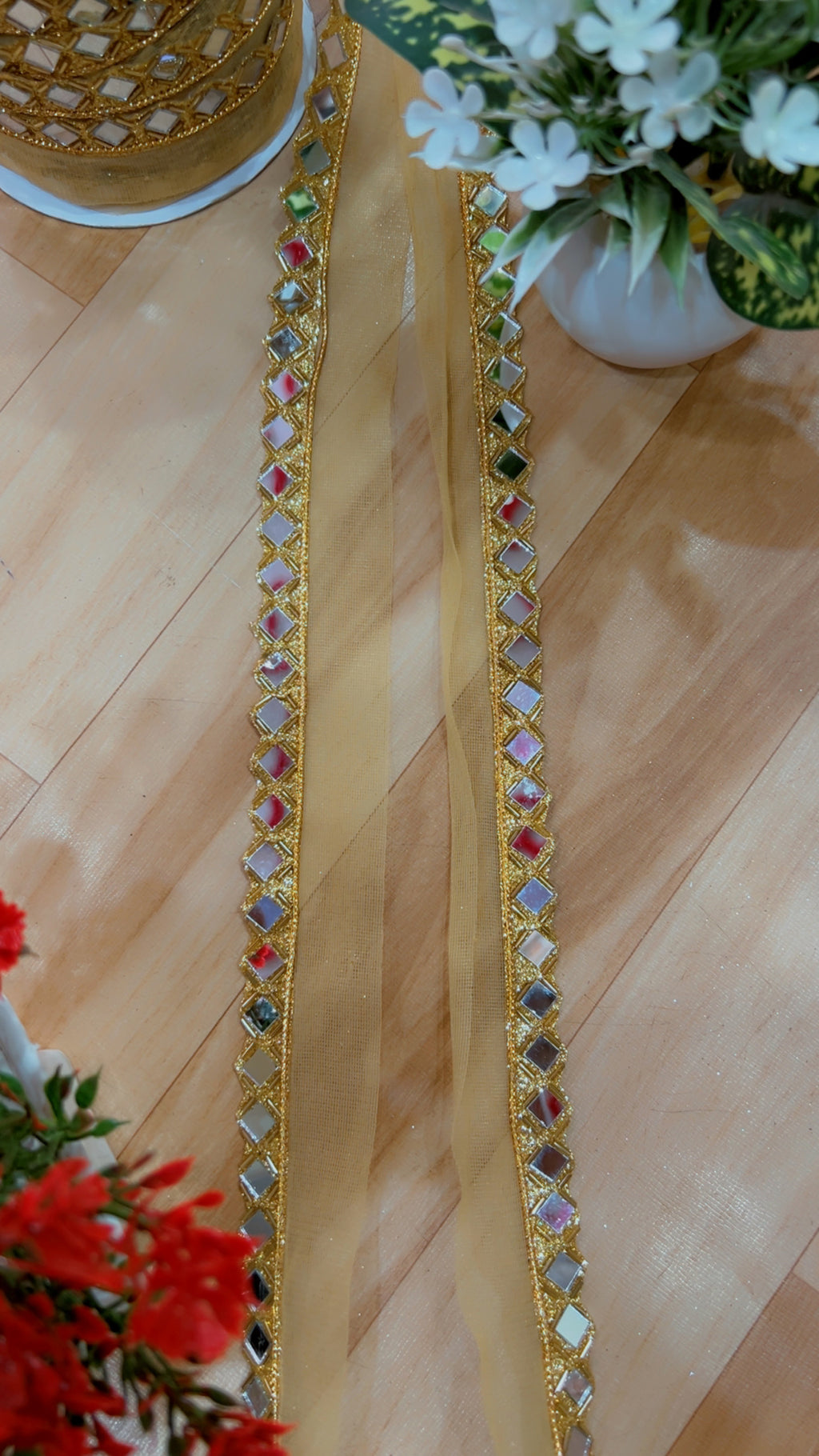 Premium Golden Mirror Yard 9 Meters