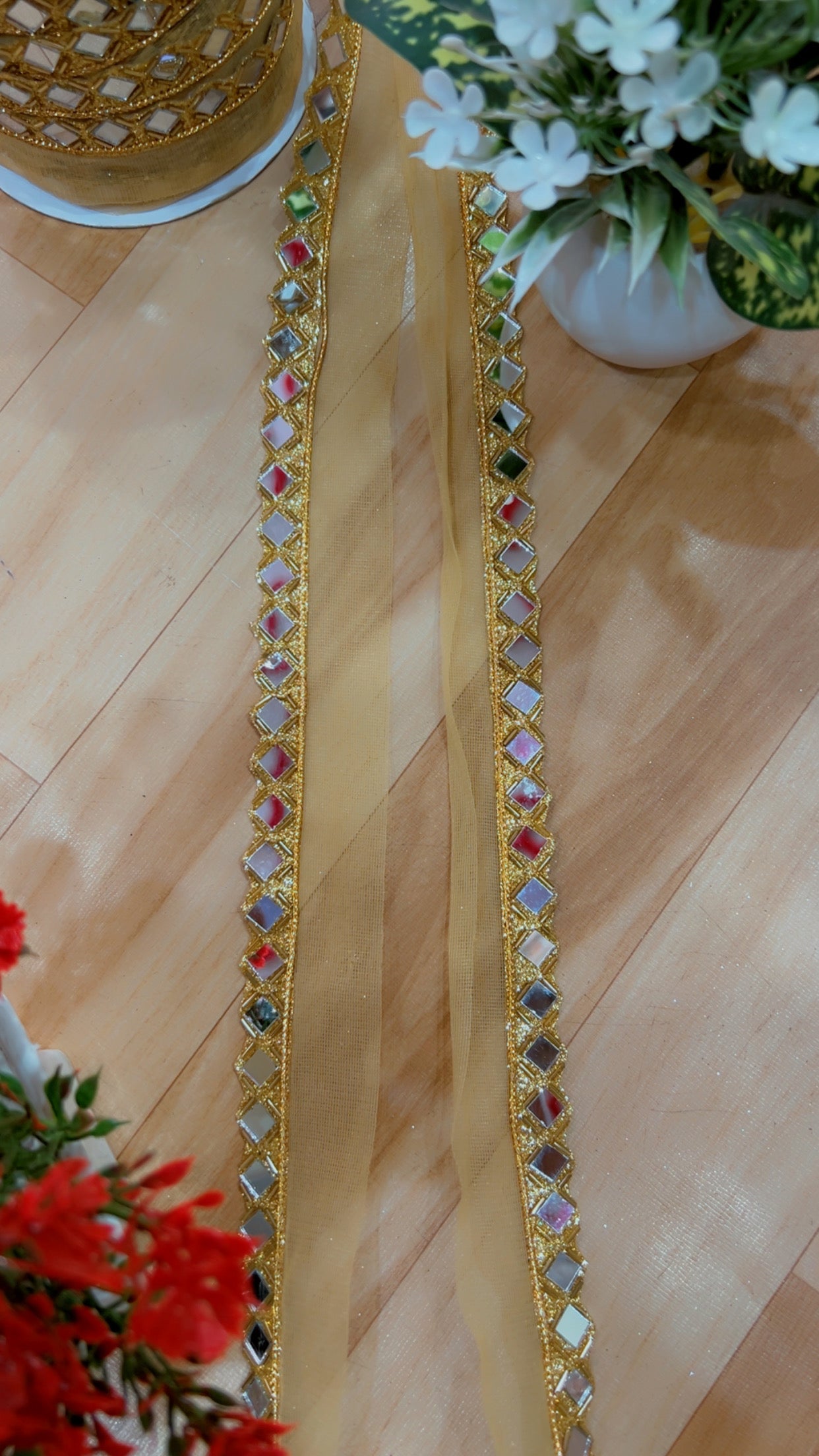 Premium Golden Mirror Yard 9 Meters